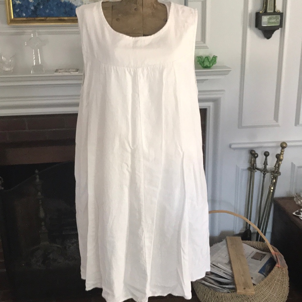 Simple summer dress lined and had pockets